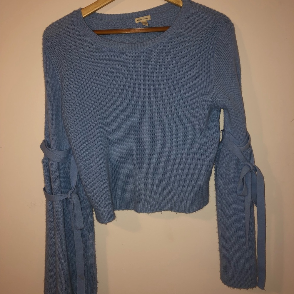 URBAN OUTFITTERS BELL SLEEVE SWEATER